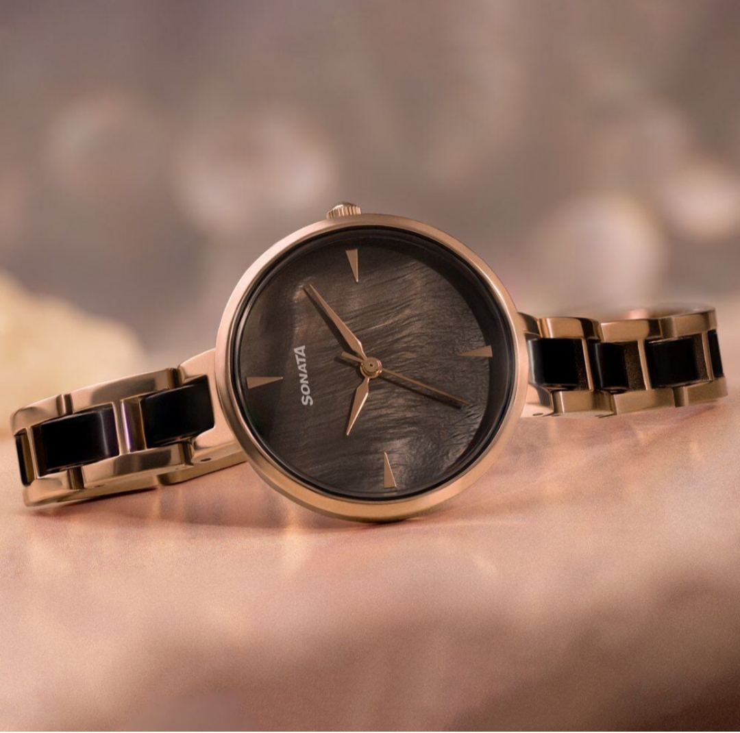 Sonata Quartz Analog Multicoloured Dial Two Toned Stainless Steel Strap Watch For Women 87064KD01